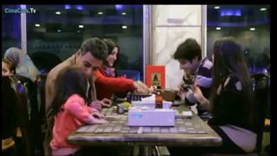 بالفيديو.. رد فعل المصريين لحظة طرد عائلة سورية من مطعم