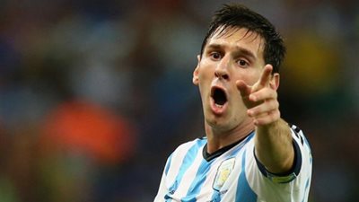 رئيس الأرجنتين يطالب «ميسي» بالاستمرار مع منتخب التانجو