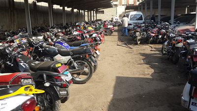 «مرور قنا» تشن حملة على الدراجات البخارية غير المرخصة