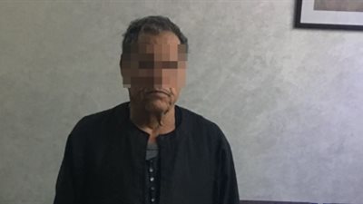 سقوط هارب من إنتربول الرياض يروج عملات أجنبية مقلدة في الغربية