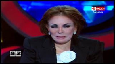 بالفيديو.. لبنى عبد العزيز تكشف عدد القبلات في أفلامها