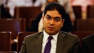 نائب للحكومة: «أنتو غرقتوا البلد في الديون».. وعبد العال يدافع