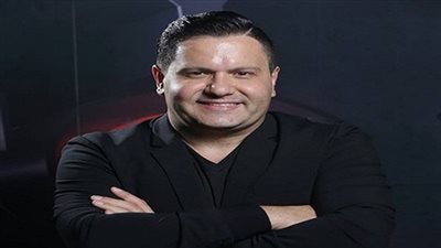 إدوارد يصور «كابتن أنوش» ويقرأ سيناريوهات لرمضان