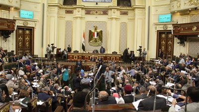 الحكومة توافق على طلب رئيس النواب بزيادة مرتبات الموظفين والمعاشات