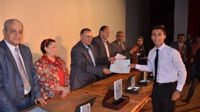 محافظ الإسماعيلية يشهد الاحتفالية السنوية للغة الفرنسية (صور)