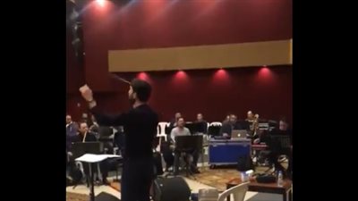 كواليس بروفات ماجدة الرومي قبل انطلاق حفلها في دبي (فيديو)