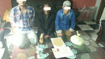 ضبط 3 أشخاص بتهمة النصب على الأهالي بسوهاج