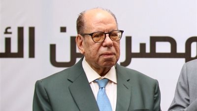 «المصريين الأحرار» يهنئ المفكر صلاح فضل على تكريمه من الأعلى للثقافة