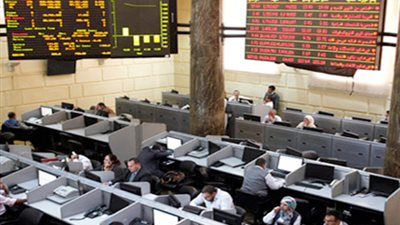 انخفاض جماعي لمؤشرات البورصة في منتصف التعاملات