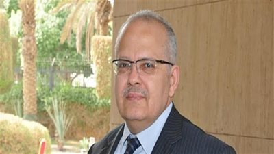 رئيس جامعة القاهرة يطالب الكليات بإعداد برامج فاعلة للأنشطة