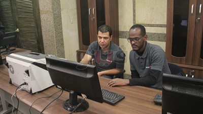 «الوطنية للانتخابات» تواصل تلقي طلبات الترشح للرئاسة (صور)