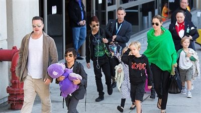 براد بيت يحارب أنجلينا جولي من أجل الحضانة المشتركة لأطفاله