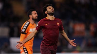 محمد صلاح على أعتاب ليفربول.. وكيل أعماله يثير جدل بتأشيرة لندن.. جمهور الريدز متحمس للفرعون.. 40 مليون إسترليني قيمة التعاقد.. والمصريون يغزون صفحة النادي على «فيس بوك»