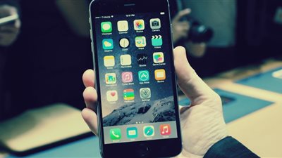 توقعات بتأجيل «أبل» إطلاق أهم هواتف «آي فون» اليوم بسبب أزمة مفاجئة