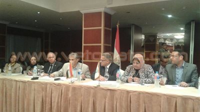 وزير البيئة ونواب الإسكندرية يناقشون خطة التعامل مع المخلفات