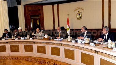 «أسبوع الشائعات».. الحكومة تنفي وجود أزمة في توزيع الأسمدة.. تؤكد: كميات السكر بالمجمعات«كافية».. البلاد لن تتعرض لسيول.. لا ضرائب على قاعات الأفراح.. ورفع أسعار تذاكر القطارات الم