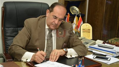 محافظ سوهاج يعتمد نتيجة الشهادة الإعدادية بنسبة نجاح 77%