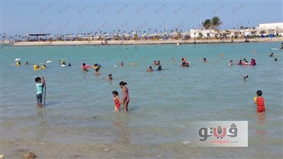 بالصور.. شواطئ الغردقة.. ملتقى «الغلابة» في إجازة الجمعة