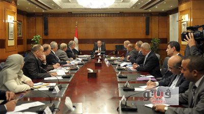 رئيس الوزراء و6 محافظين يبحثون جهود استرداد أراضي الدولة