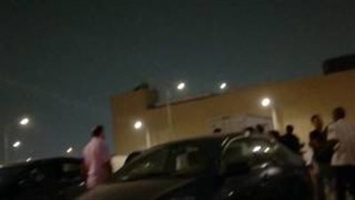 بالفيديو.. مشاجرة عنيفة بين مصري وسعودي و5 سوريين بسبب خلاف على الكاشير