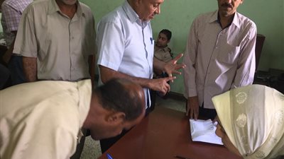 وكيل وزارة القوى العاملة بقنا يتفقد مصنع الفلنكات (صور)