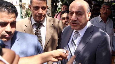 مشادات بين صحفي «اليوم السابع» وفرد أمن بمحاكمة «جنينة»