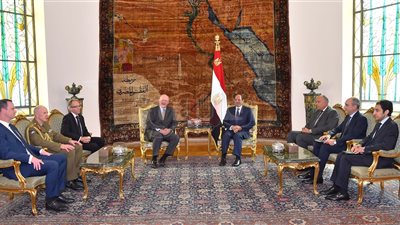 السيسي يلتقي الحاكم العام لكومنولث أستراليا.. يشيد بالعلاقات المتميزة بين البلدين.. يؤكد أهمية العمل على تفعيل أطر التعاون التجاري والاستثماري.. يستعرض خطوات الإصلاح الاقتصادي ويرحب بزيارة أستراليا
