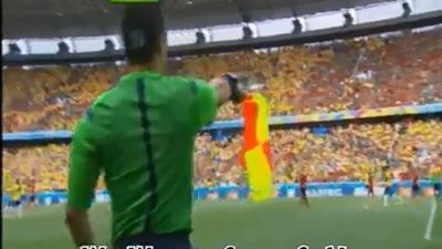 بالفيديو.. التسلل يحبط أولى الفرص للبرازيل