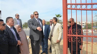 محافظ الإسماعيلية يتفقد سور نفق مشاة جامعة القناة (صور)