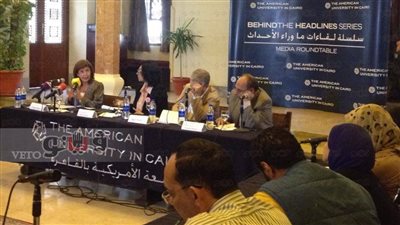 أستاذ بالجامعة الأمريكية يتوقع فوز «كلينتون» بالرئاسة