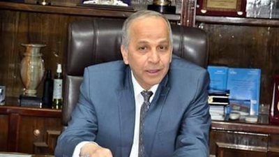 محافظ القليوبية لمواطن يعترض على قرعة الإسكان: «مش أنا اللي بختار»