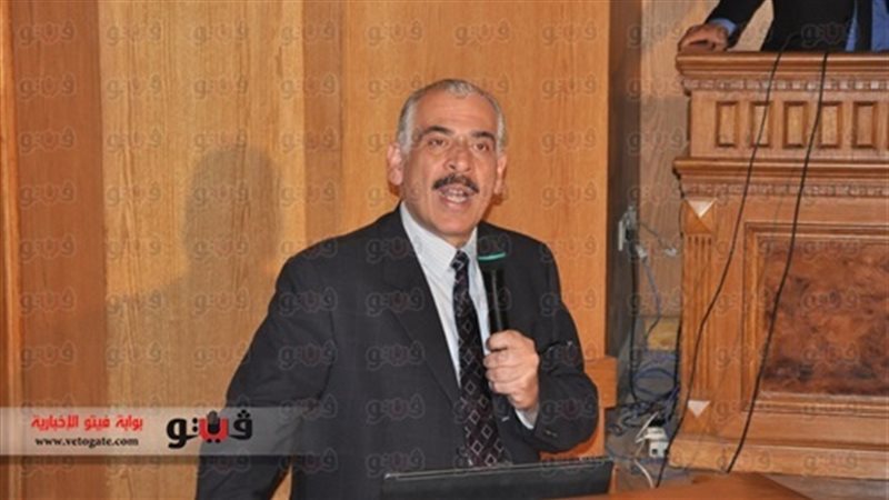 الدكتور عمرو قنديل،