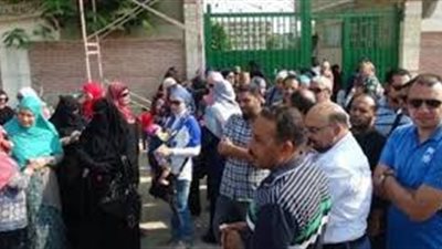 أولياء أمور يبلغون «عمليات التعليم» بتعرضهم للنصب من قبل مدعي التسريب