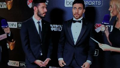 «تريزيجيه» يصل حفل جائزة أفضل لاعب في تركيا (صورة)