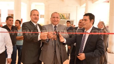 بالصور.. رئيس جامعة طنطا يفتتح مبنى ورش التربية الفنية