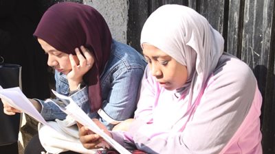 تأخر فتح لجان مدرسة المعادي (صور)