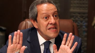 النيابة تأمر بمنع فؤاد سلطان ومنير فخرى عبدالنور من السفر والتحفظ على أموالهما