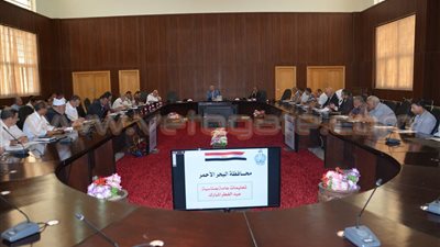 بالصور.. غرفة عمليات بالبحر الأحمر استعدادًا العيد