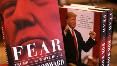 نفاذ جميع نسخ كتاب «الخوف» المعارض لترامب على موقع أمازون