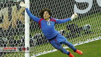 بالصورة.. مطربة مكسيكية تطلب الزواج من 