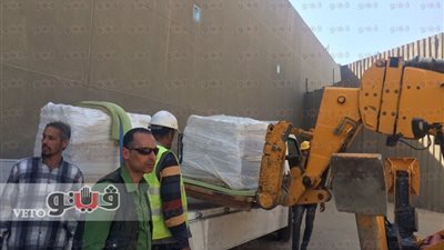 نقل 6 قطع أثرية من نسيج توت عنخ آمون وجداريات سنفرو إلى المتحف الكبير