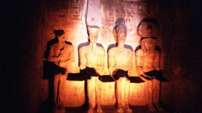 البحوث الفلكية تكشف حقيقة تعامد الشمس على أي مكان