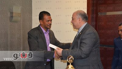 بالصور.. رئيس مترو الأنفاق يكرم فريق السباحة لفوزهم باتحاد الشركات