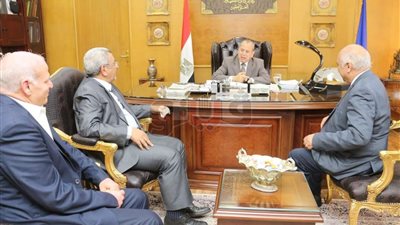 محافظ دمياط يبحث مع رئيس جامعة حورس إنشاء كليتي الصيدلة والعلاج الطبيعي