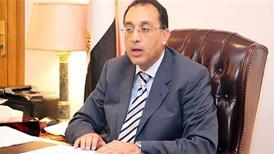 وزير الإسكان يعرض 22 مشروعًا للمياه والصرف الصحي بالصعيد