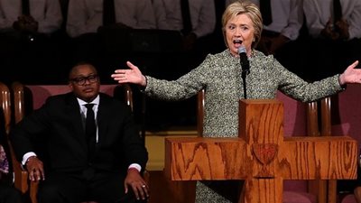 قس أمريكي يشبه هزيمة «هيلاري» في انتخابات الرئاسة بصلب المسيح