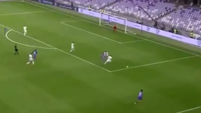 الشحات يصنع هدفا للعين أمام حتا بالدوري الإماراتي (فيديو)