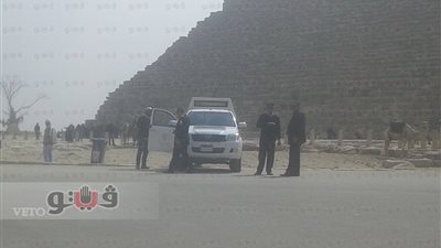 بالصور.. تشديدات أمنية في محيط الأهرامات استعدادًا لوصول ميسي