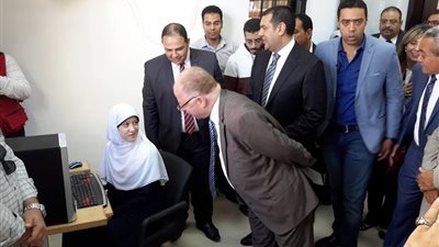 النمنم والدسوقي يفتتحان مكتبة الطفل والشباب في البداري