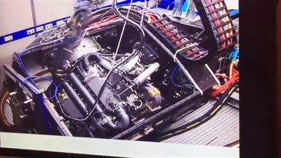 بالفيديو.. «بوقاتي» تستخدم آلة ميكانيكية لاختبار محركها